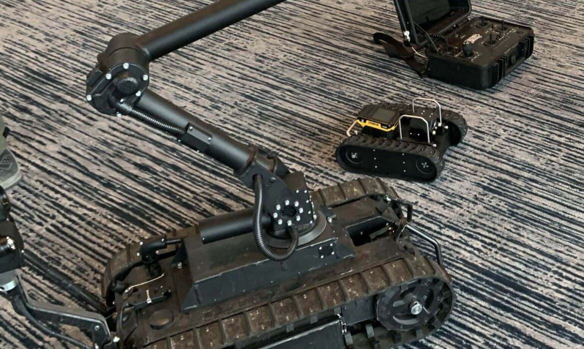 superdroid-ttpoa-tactical-robots-cropped